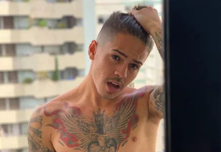 BIEL CULPA ASSESSORIA POR TER ASSEDIADO JORNALISTA