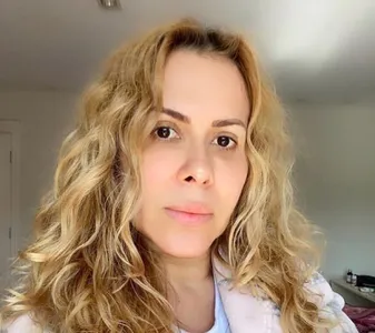 JOELMA REVELA ESTAR QUASE 3 ANOS SEM BEIJAR NA BOCA