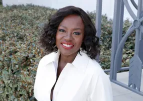 VIOLA DAVIS FAZ POST EXALTANDO HISTÓRIA E IMPORTÂNCIA DA CAPOEIRA