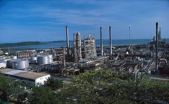 REFINARIA DE MATARIPE RECEBE MAIOR NAVIO DE SUA HISTÓRIA