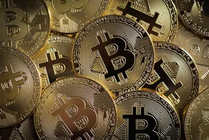 BITCOIN BATE NOVO RECORDE, SUPERANDO US$ 70 MIL
