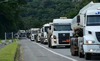 CAMINHONEIROS AUMENTAM PRESSÃO NO CONGRESSO PARA GARANTIR MP DO FRETE MÍNIMO