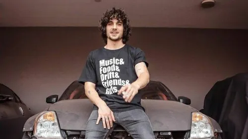 FIUK VENDEU CARRO DE CORRIDA POR R$ 150 MIL APÓS CHEGAR À FALÊNCIA