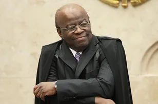 JOAQUIM BARBOSA GRAVA NOVOS VÍDEOS DE APOIO A LULA