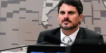 SENADORES ALERTAM PARA ESTADO DE SAÚDE MENTAL DO PARLAMENTAR MARCOS DO VAL