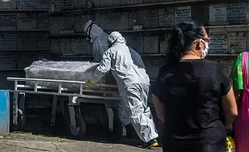 BRASIL ULTRAPASSA 520 MIL MORTOS POR COVID-19