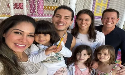 BBB22: MAÍRA CARDI SE REVOLTA AO VER ARTHUR  COMENDO PÃO