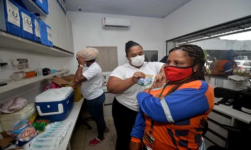 Limpurb Vacinação Gripe_Foto_Jefferson Peixoto_Secom_Pms