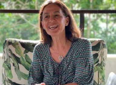 FLORA GIL NÃO GARANTE O 2222 NO CARNAVAL
