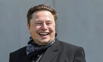 ELON MUSK ANUNCIA COMPRA DO TWITTER; SAIBA DETALHES