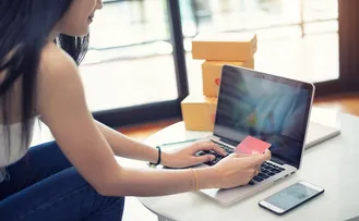 REUNIÕES ONLINE COLOCAM VIDA PESSOAL DE FUNCIONÁRIOS EXPOSTAS