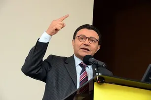 PRESIDENTE DO PSB PEDE QUE DEPUTADOS VOTEM CONTRA PEC