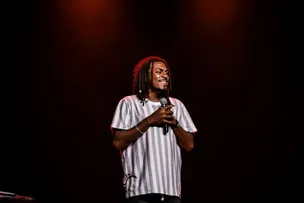 JHORDAN MATHEUS APRESENTA ESPETÁCULO TEXTANI EM SALVADOR