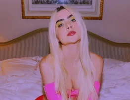 JADE PICON APOSTA EM LOOK PINK E "QUEBRA" A WEB