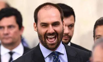 EDUARDO BOLSONARO AMEAÇA POLÍCIA FEDERAL; CORPORAÇÃO REAGE COM INDIGNAÇÃO