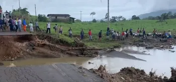 CORRENTE É FORMADA PARA DISTRIBUIR ALIMENTOS NA BAHIA