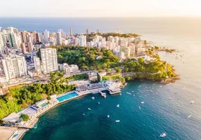 RÉVEILLON: YACHT CLUBE É NOTIFICADO POR CONSTRUIR PALCO NO MAR
