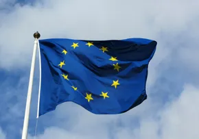 MANIFESTANTES MARCHAM CONTRA RESTRIÇÕES DA COVID-19 NA EUROPA