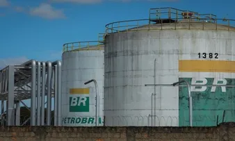 PETROBRAS FAZ AJUSTES PONTUAIS EM PREÇOS DO DIESEL