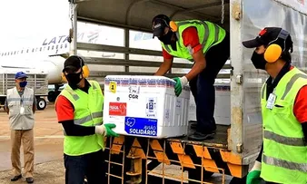 FIOCRUZ ENTREGA 2,5 MILHÕES DE DOSES DE VACINAS CONTRA A COVID-19
