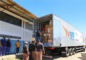 CLUBES DOAM 40 TONELADAS PARA VÍTIMAS DAS CHUVAS