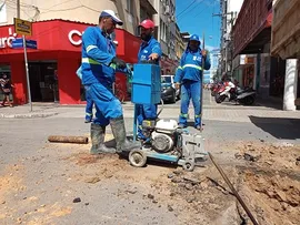 ITABUNA: EMASA USA EQUIPAMENTO NA RECOMPOSIÇÃO DE ASFÁLTICA