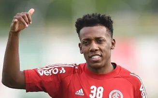 BAHIA CONFIRMA VENDA DE MOISÉS AO INTERNACIONAL
