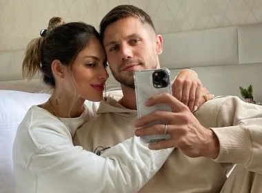 JONAS SULZBACH PEDE MARI GONZALEZ EM CASAMENTO
