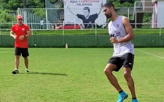 TRÉLLEZ CANCELA FOLGA E FAZ TREINO FÍSICO VISANDO REESTREIA
