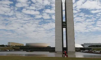 CONGRESSO PROMULGA PEC QUE ISENTA IPTU DE IGREJAS