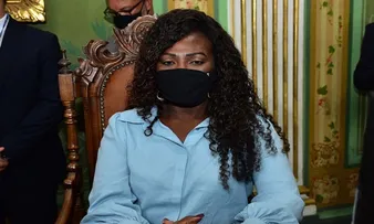 LÍDER DA COMISSÃO DOS DIREITOS DA MULHER CRITICA ARTHUR DO VAL