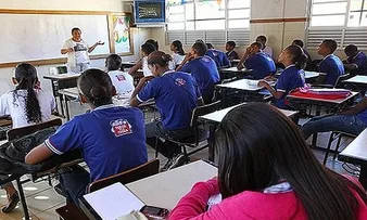 VEREADORA PROPÕE PL QUE PREVINE ATENTADOS NAS ESCOLAS