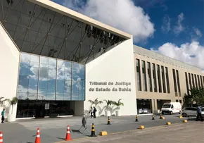 OFICIAIS DE JUSTIÇA DA BAHIA FAZEM MANIFESTAÇÃO NESTA QUINTA (28)