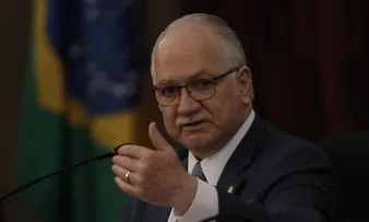 EDSON FACHIN AFIRMA QUE O BRASIL AINDA ENFRETA "GRAVES DEVERES HISTÓRICOS"