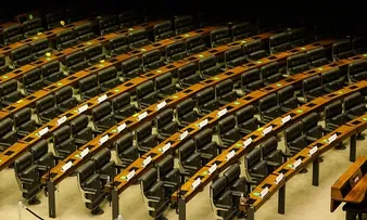 70 PARLAMENTARES TROCARAM DE LEGENDA NA JANELA PARTIDÁRIA