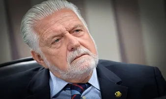 WAGNER AFIRMA QUE PAÍS VIVE VOLTA DA ‘FOME, MISÉRIA E INFLAÇÃO’