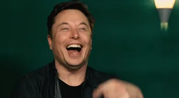 ELON MUSK DÁ RISADA DE ATAQUE DE WARREN BUFFETT AO BITCOIN