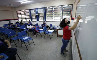 CRISE ECONÔMICA: PANDEMIA TIROU 29 MIL ALUNOS DA REDE PRIVADA E COLOCOU NA PÚBLICA