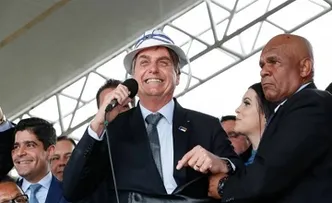 BOLSONARO COMEMORA ELEIÇÃO DE CAIO PAES DE ANDRADE NA PETROBRAS