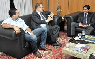 CRESCEM OS RUMORES DE QUE MARCELO NILO VENCEU A DISPUTA INTERNA E SERÁ O VICE DE ACM NETO