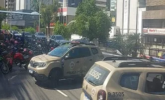 PROTESTO DE ENTREGADORES PARALISA AV. TANCREDO NEVES