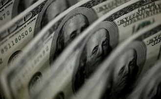 DÓLAR OSCILA, COM EXPECTATIVA POR DECISÕES SOBRE JUROS NO BRASIOL E EUA NA PRÓXIMA SEMANA; IBOVESPA CAI