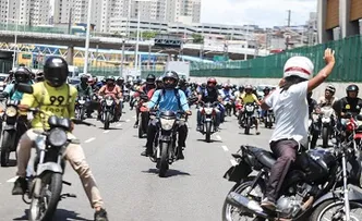 MOTOCICLISTAS POR APP FAZEM PROTESTO NO IGUATEMI