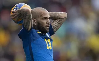 JUSTIÇA ESPANHOLA ORDENA PRISÃO DE DANIEL ALVES; VEJA