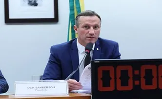 DEPUTADO PROTOCOLA 1º  IMPEACHMENT CONTRA LULA