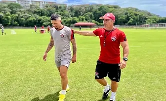 SEM ESTAR "100%", RAFINHA SE COLOCA À DISPOSIÇÃO PRO JOGO DO VITÓRIA CONTRA O ITABUNA