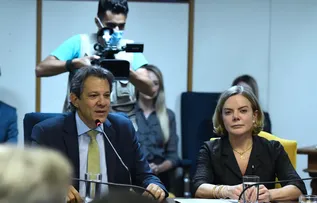 DIREÇÃO DO PT QUER CONVOCAR CAMPOS NETO A EXPLICAR JUROS