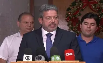 LIRA ASSINA ATO QUE RESTRINGE VOTO À DISTÂNCIA, DIZ COLUNA