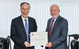 LULA NEGOCIA VINDA DE EMPRESA CHINESA PARA SITIO DA FORD NA BAHIA