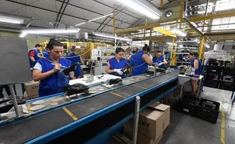CONFIANÇA INDUSTRIAL RECUA 1,1 PONTO EM FEVEREIRO, DIZ FGV